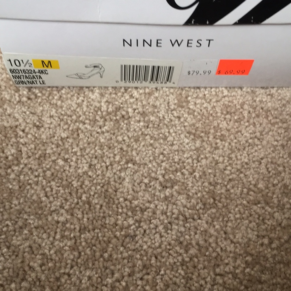 Nine West blue and tan heels - Picture 4 of 4